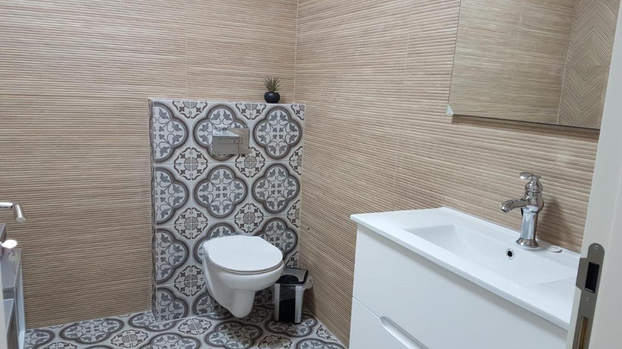 Suit November Majdal Shams Exterior photo